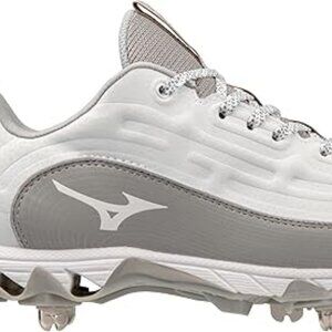 Women's Softball Sneakers Cleats - Size 8 - BRAND NEW IN BOX - NEVER WORN